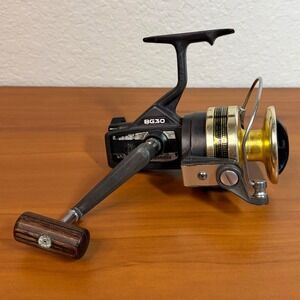 Daiwa BG30 Black Gold Spinning Reel Vintage 3 Ball Bearings Japan Wood Handle